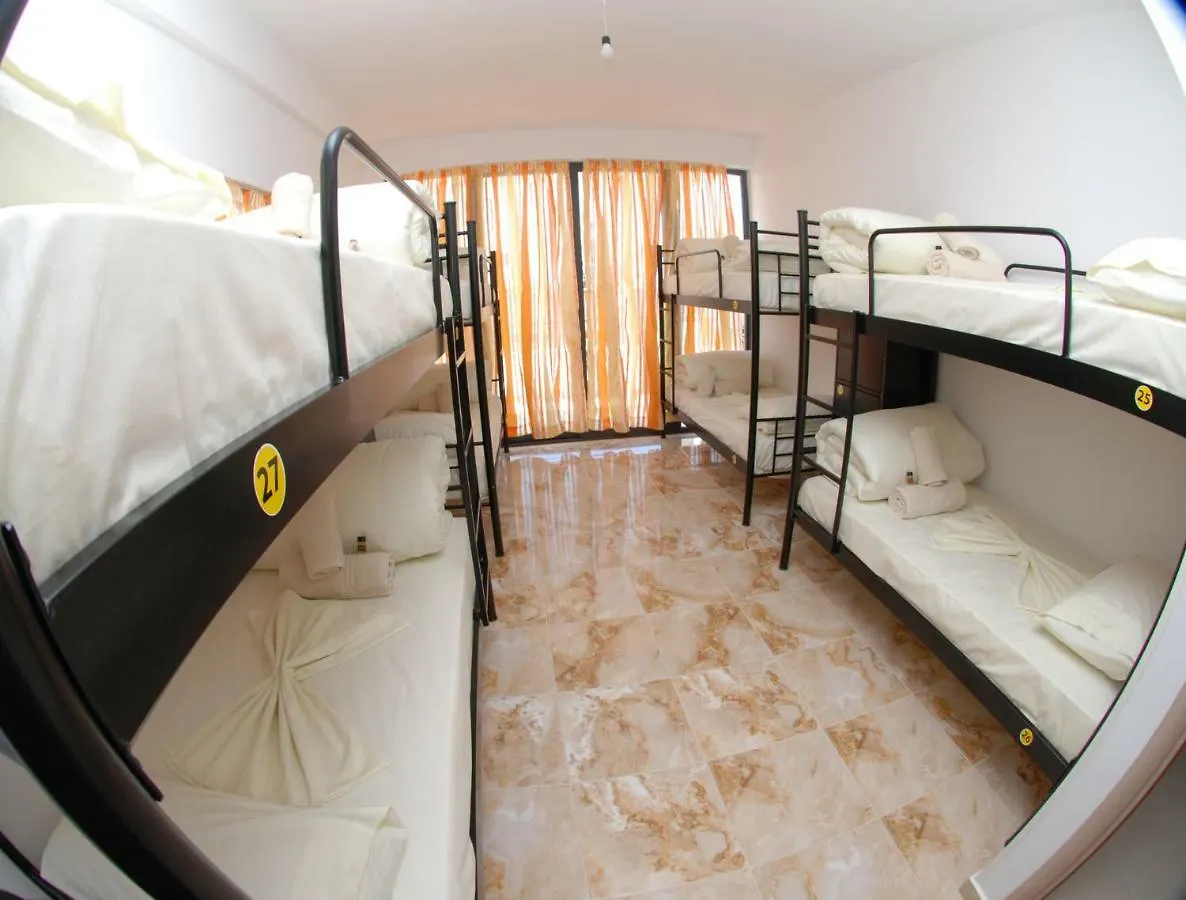 Wallaby Hostel Sarande 0*,  Albania