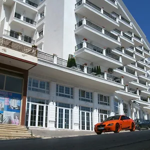 Apartment Flower, Sarande